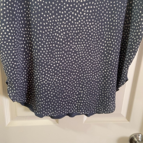 Loft Blue/White Spot Print V Neck Blouse size Small - Picture 5 of 7